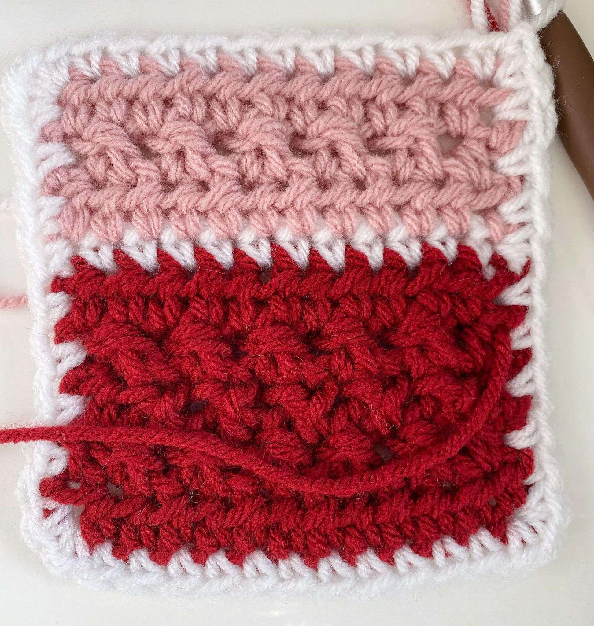 Round 1 of the Bellame Baby Blanket Single Crochet Border