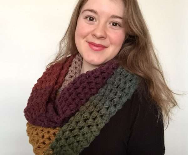 How to Crochet a Puff Stitch Infinity Scarf - This Pixie Creates
