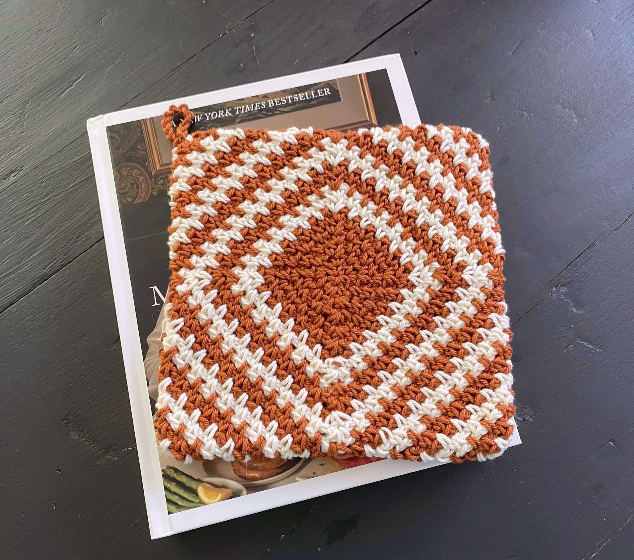 Easy Moss Stitch Striped Diamond Crochet Potholder Pattern