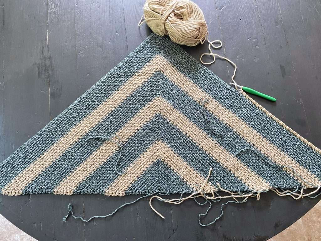 Moss Stitch Striped Triangle Crochet Blanket Pattern