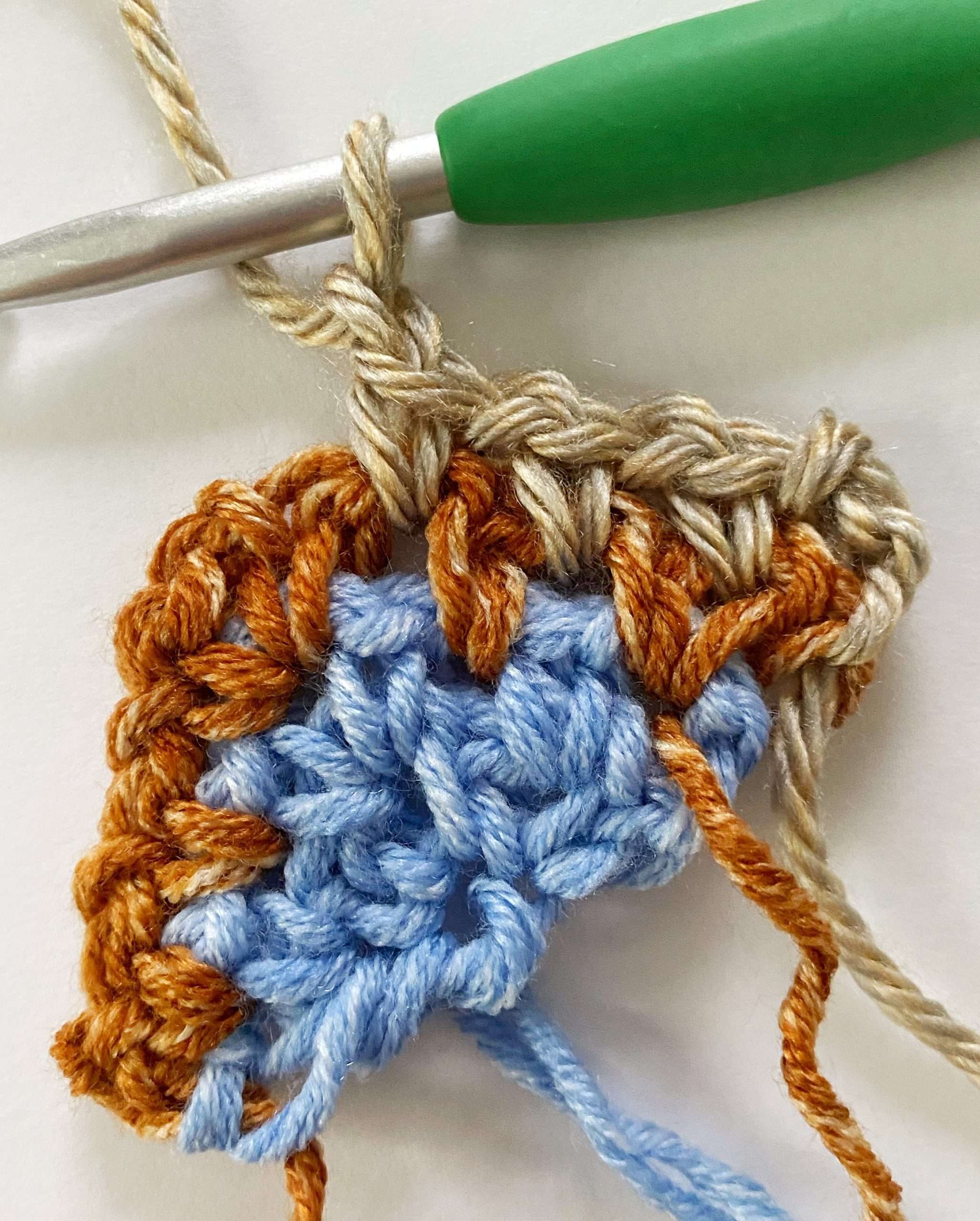 How to Crochet a Moss Stitch Triangle