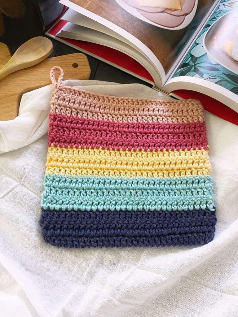 How to Crochet a Double Crochet Potholder