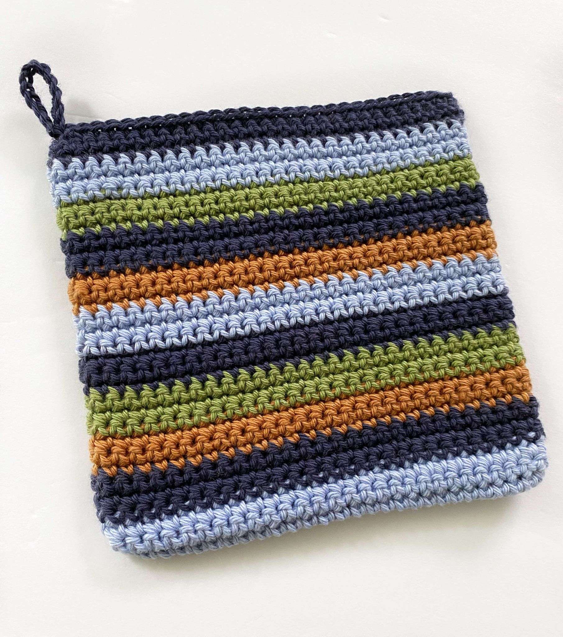 Easy Striped Single Crochet Potholder in the Round Free Crochet Pattern