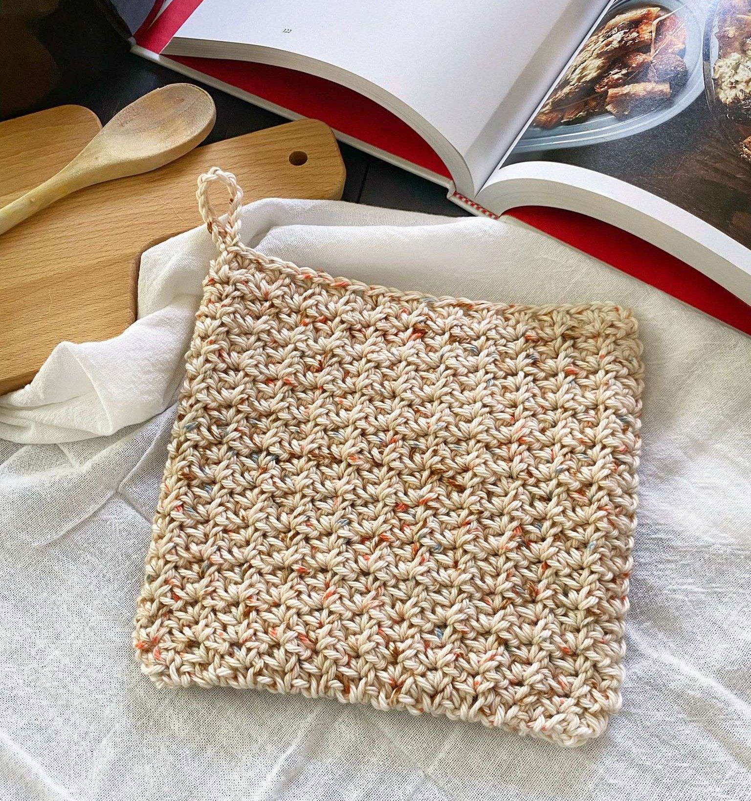 How to Crochet a Spider Stitch Potholder in the Round