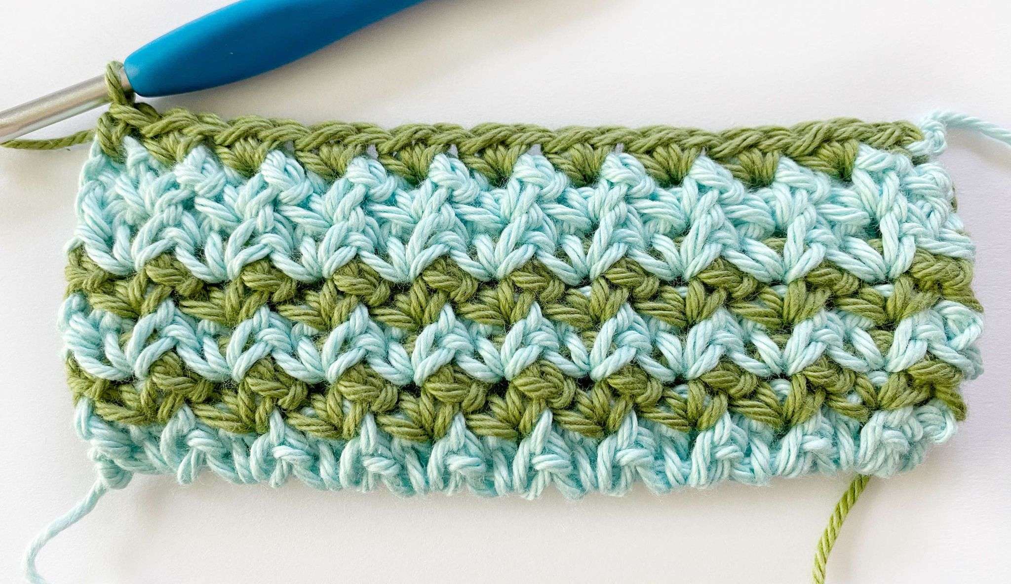 Closing the Top of the Lacy Dainty Potholder