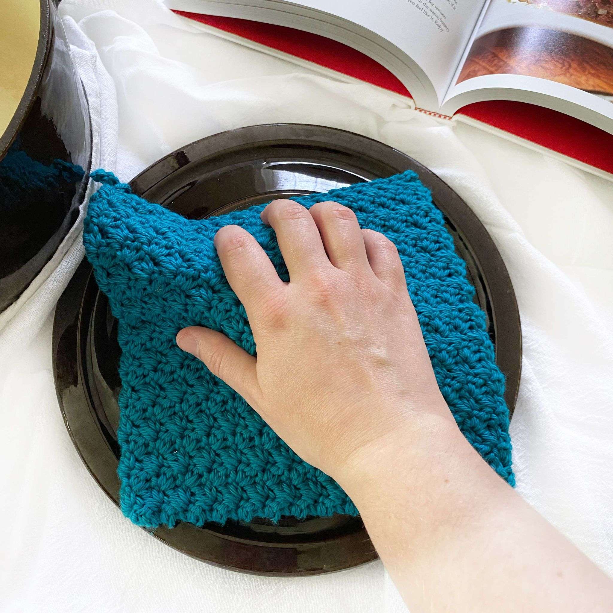 How to Crochet an Easy Textured Crochet Potholder in the Round