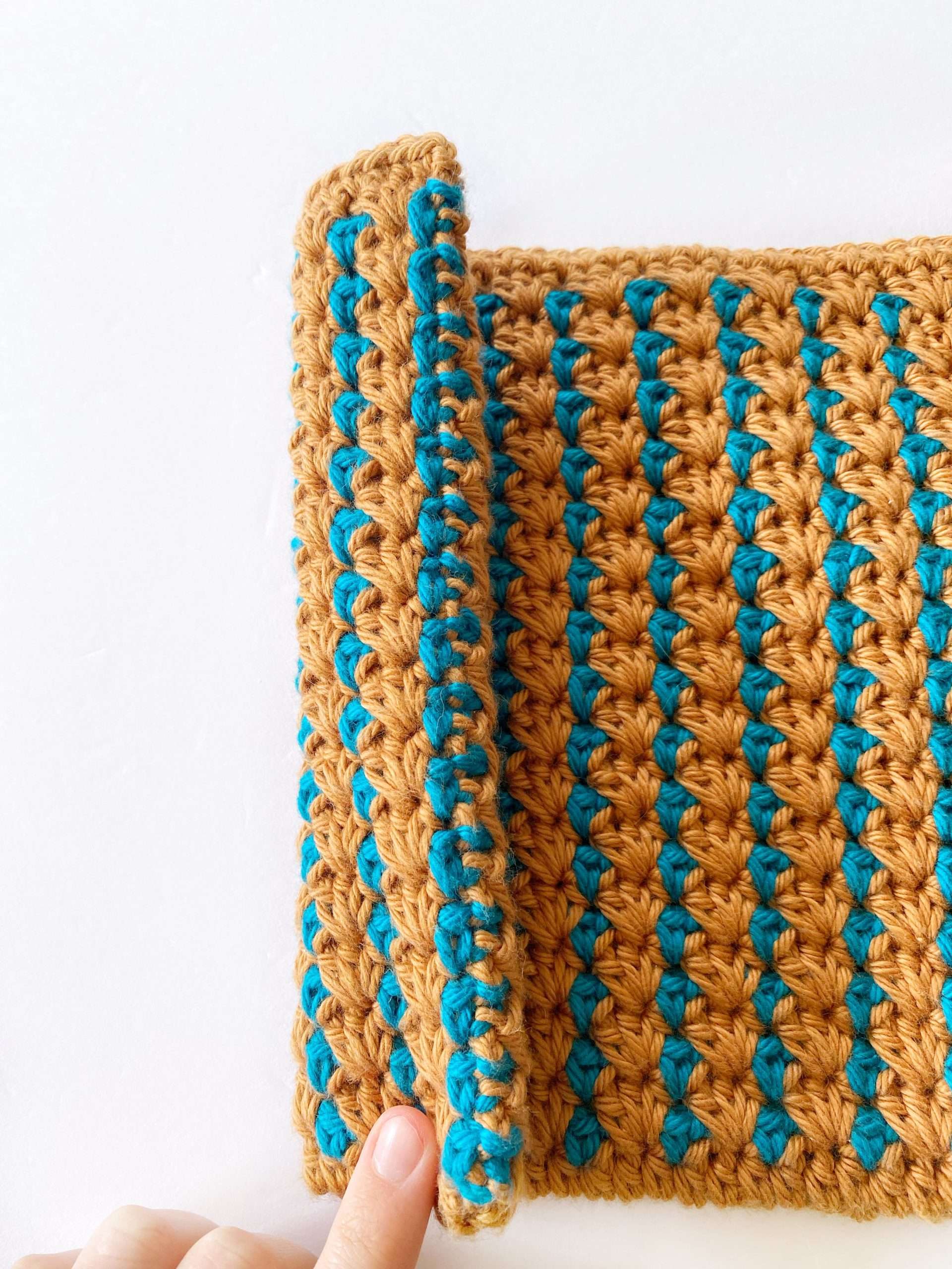 Side Seam of the Block Stitch Crochet Potholder